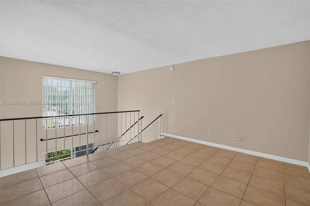 8600 SW 109th Ave #4-205 Miami, FL 33173