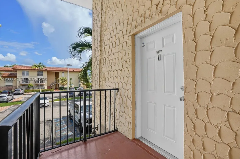 8600 SW 109th Ave #4-205 Miami, FL 33173