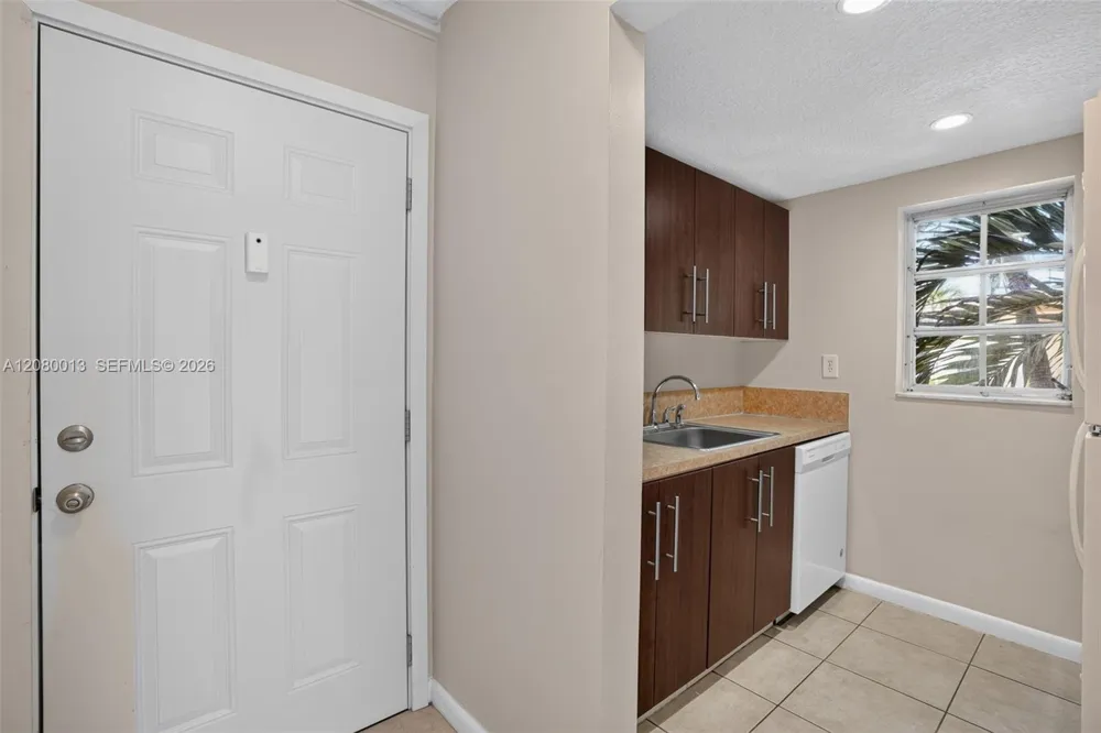 8600 SW 109th Ave #4-205 Miami, FL 33173