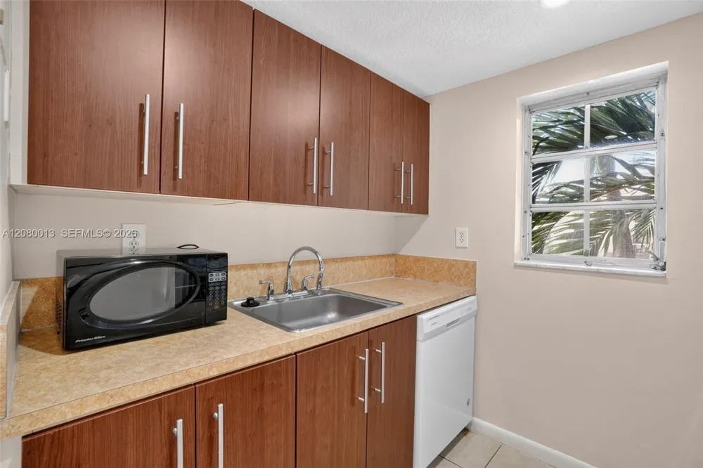8600 SW 109th Ave #4-205 Miami, FL 33173
