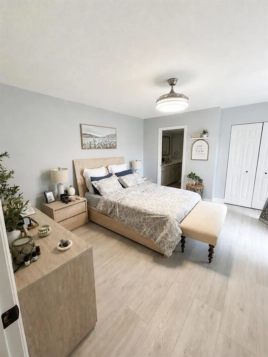 4207 42ND WAY West Palm Beach, FL 33407