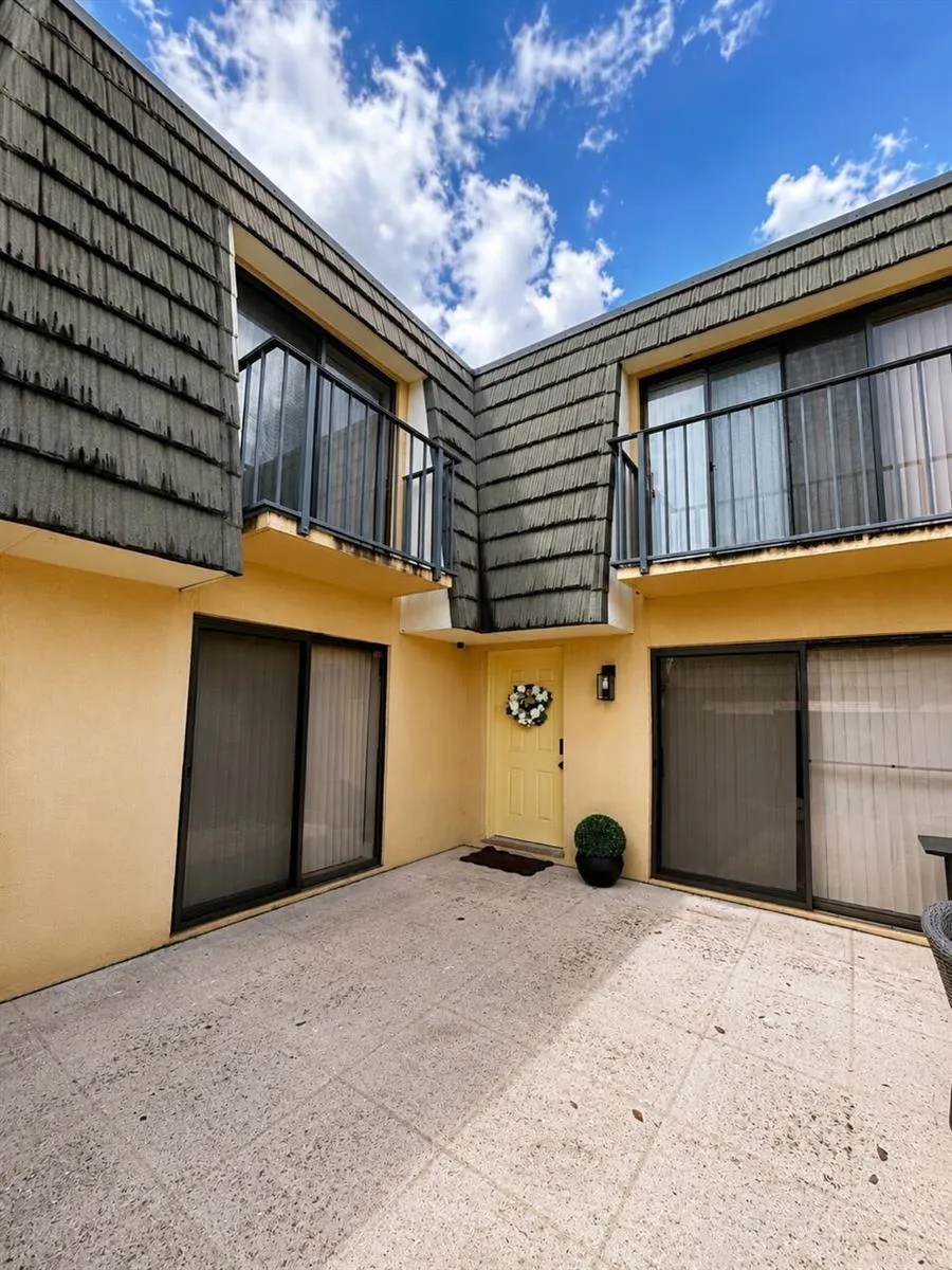 4207 42ND WAY West Palm Beach, FL 33407