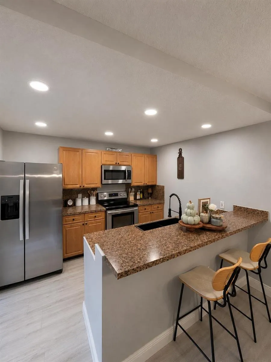 4207 42ND WAY West Palm Beach, FL 33407
