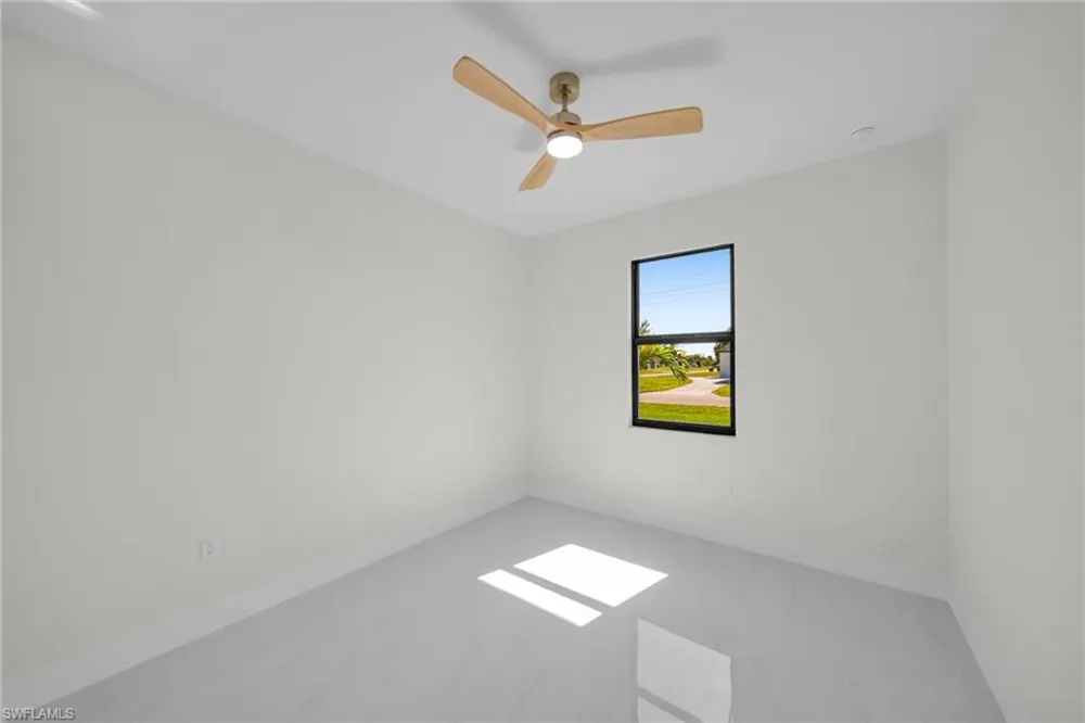 908 NE 11th Avenue Cape Coral, FL 33909