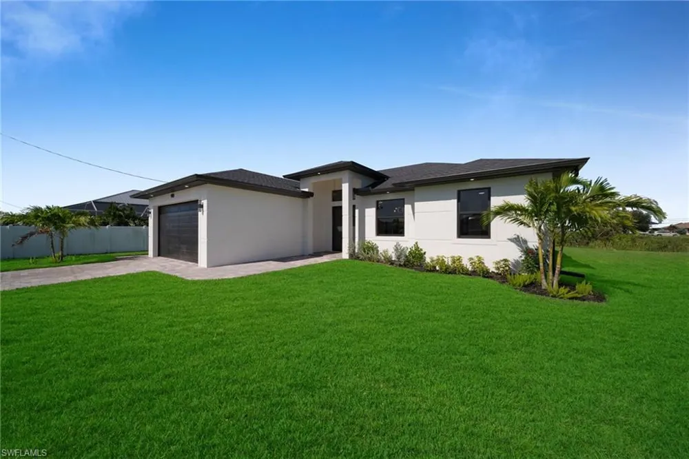 908 NE 11th Avenue Cape Coral, FL 33909