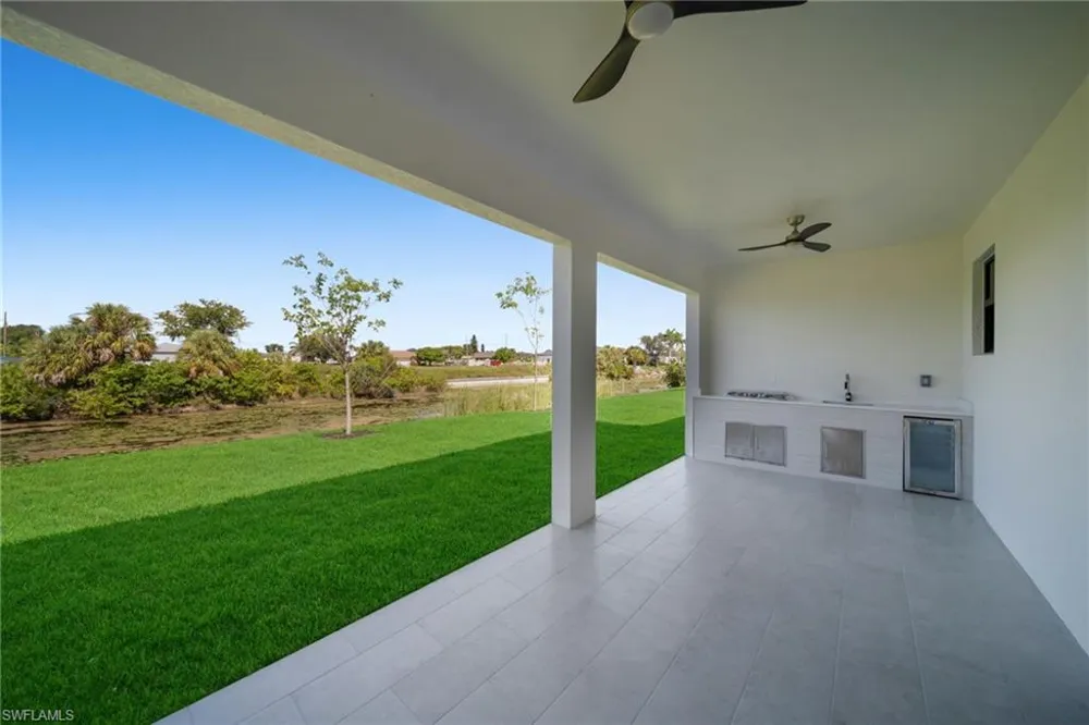 908 NE 11th Avenue Cape Coral, FL 33909