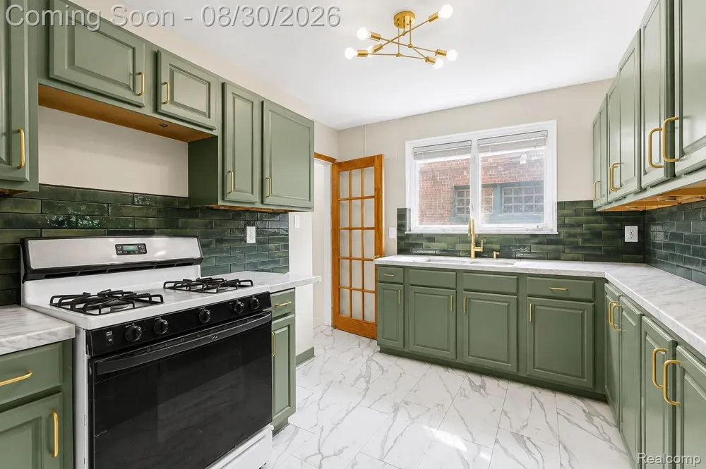 13641 Cloverlawn Street Detroit City, MI 48238