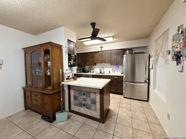 613 VAL VERDE DR Pleasanton, TX 78064