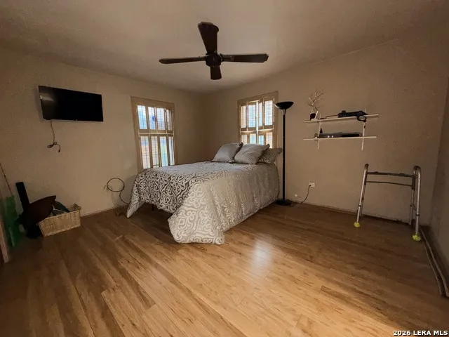 613 VAL VERDE DR Pleasanton, TX 78064