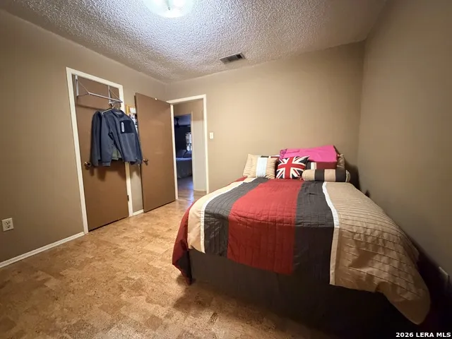 613 VAL VERDE DR Pleasanton, TX 78064