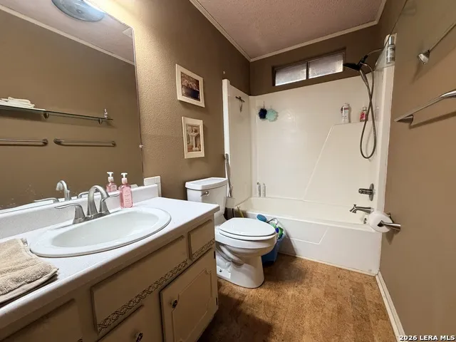 613 VAL VERDE DR Pleasanton, TX 78064