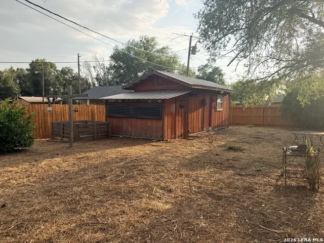 613 VAL VERDE DR Pleasanton, TX 78064
