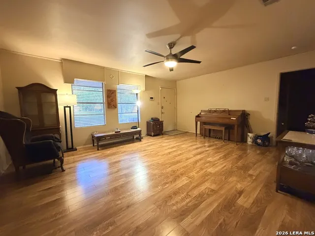 613 VAL VERDE DR Pleasanton, TX 78064