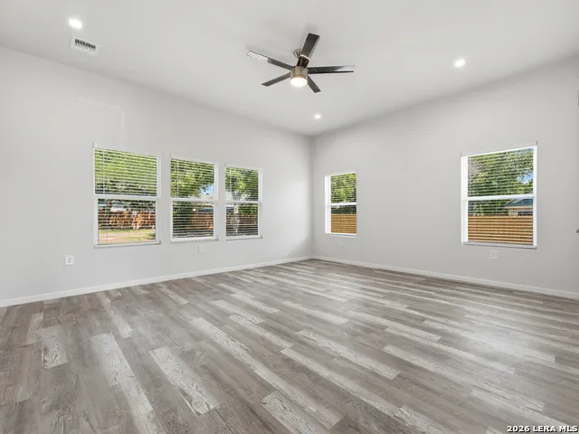 5014 Fawn Lk San Antonio, TX 78244