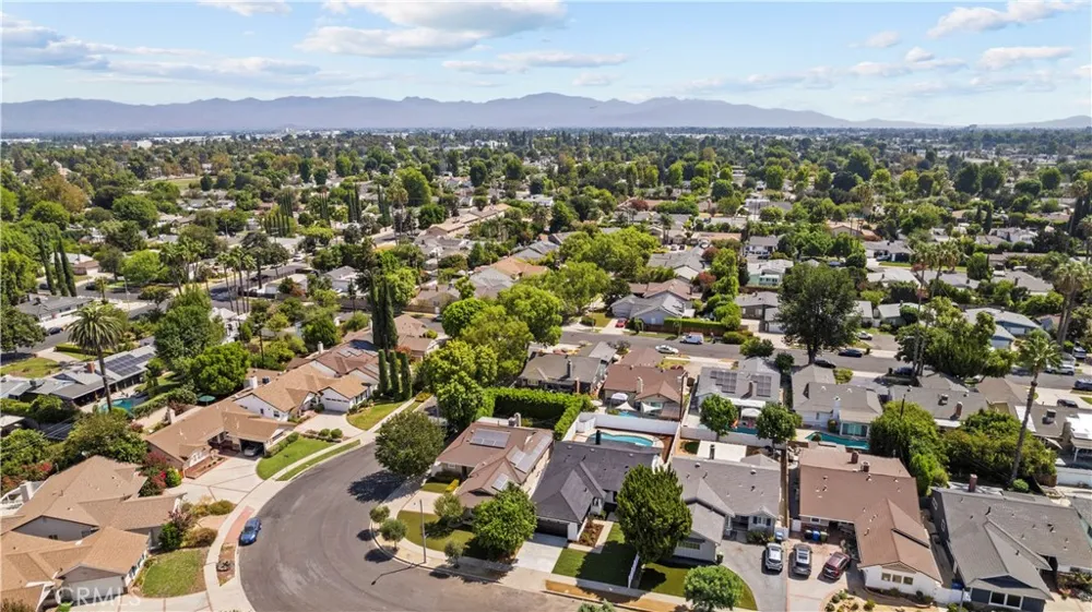6916 Bianca Lake Balboa, CA 91406