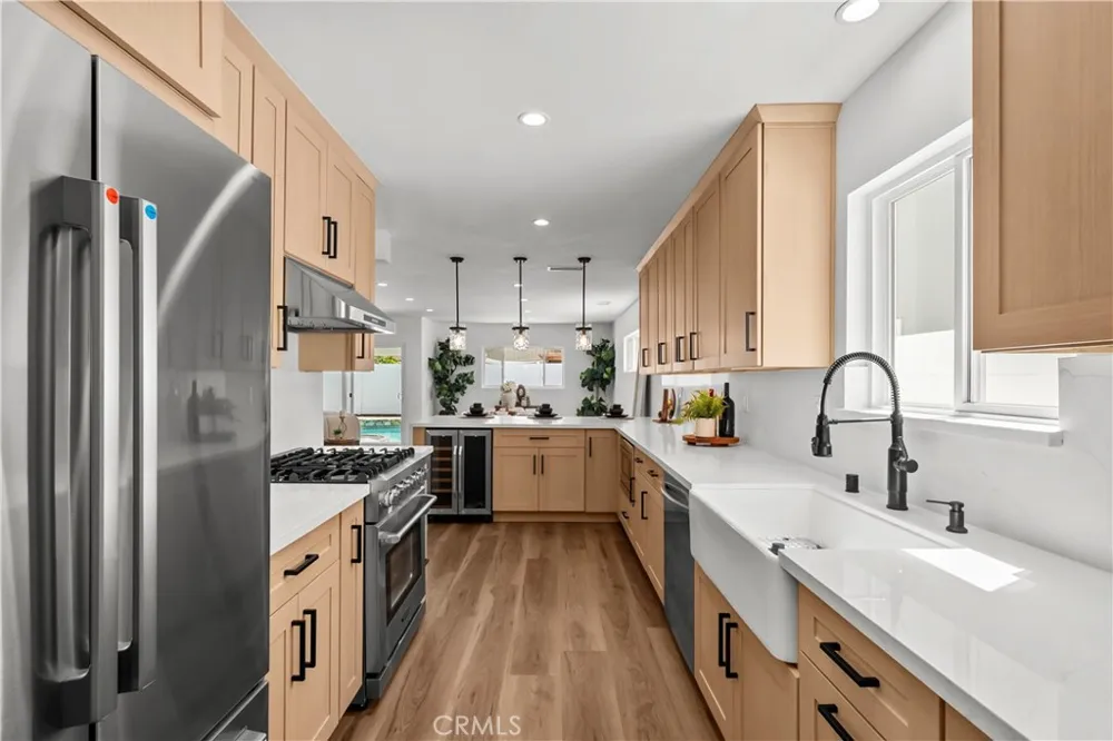 6916 Bianca Lake Balboa, CA 91406