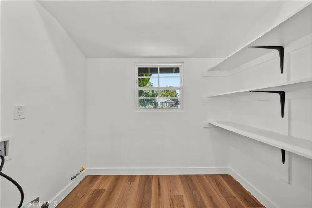 6916 Bianca Lake Balboa, CA 91406