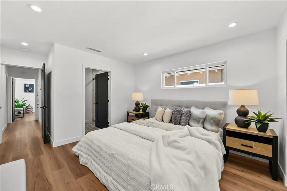 6916 Bianca Lake Balboa, CA 91406
