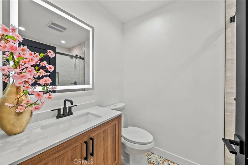 6916 Bianca Lake Balboa, CA 91406