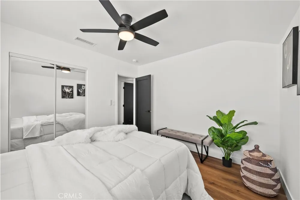 6916 Bianca Lake Balboa, CA 91406