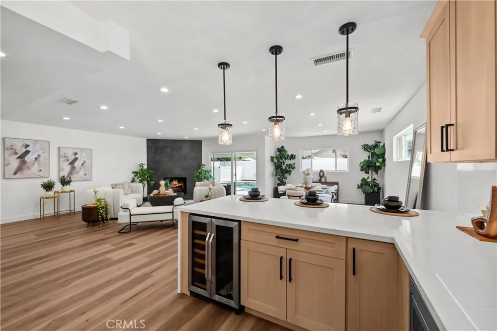 6916 Bianca Lake Balboa, CA 91406