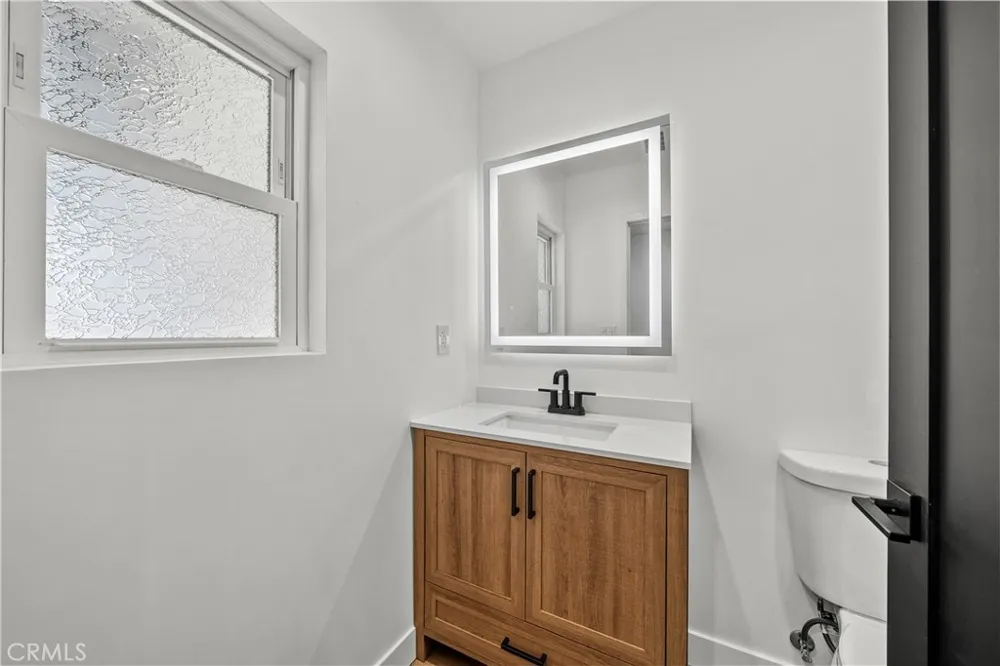 6916 Bianca Lake Balboa, CA 91406