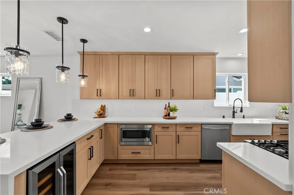 6916 Bianca Lake Balboa, CA 91406