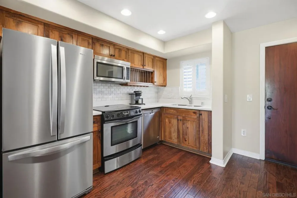 801 W Hawthorn #406 San Diego, CA 92101