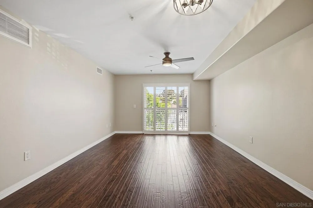 801 W Hawthorn #406 San Diego, CA 92101