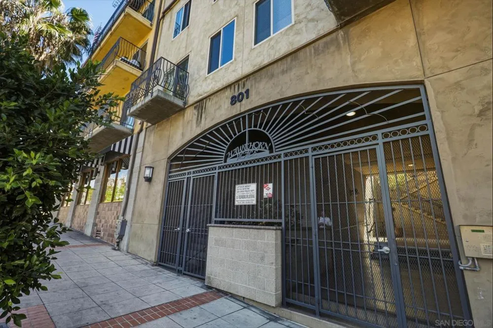 801 W Hawthorn #406 San Diego, CA 92101