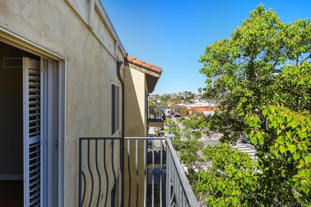 801 W Hawthorn #406 San Diego, CA 92101