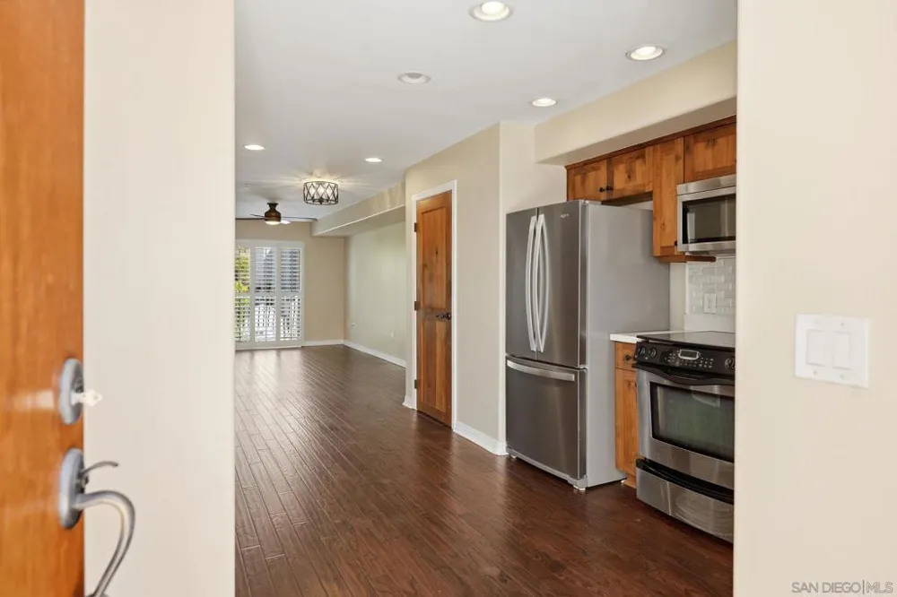 801 W Hawthorn #406 San Diego, CA 92101