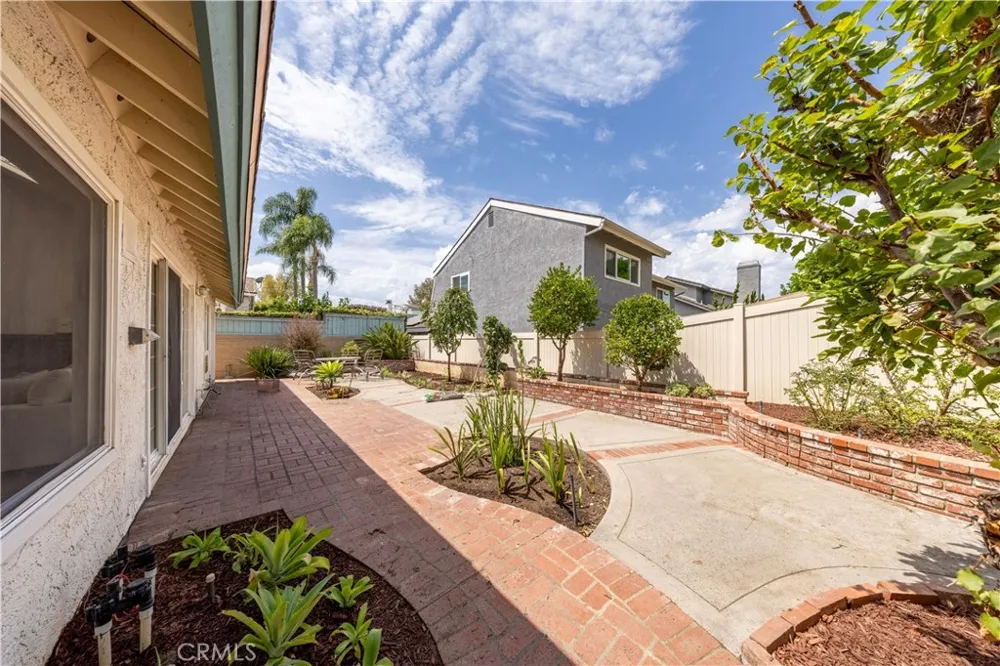 5 Taylor Irvine, CA 92620