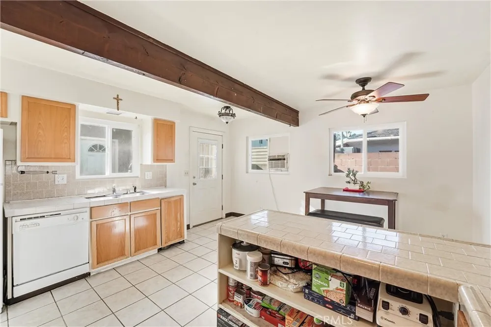 2834 Pacific Coast Highway Torrance, CA 90505