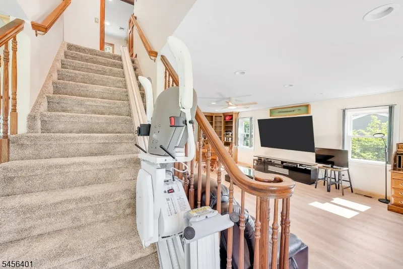 13 Hopatchung Rd Hopatcong, NJ 07843