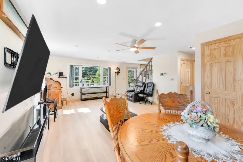 13 Hopatchung Rd Hopatcong, NJ 07843