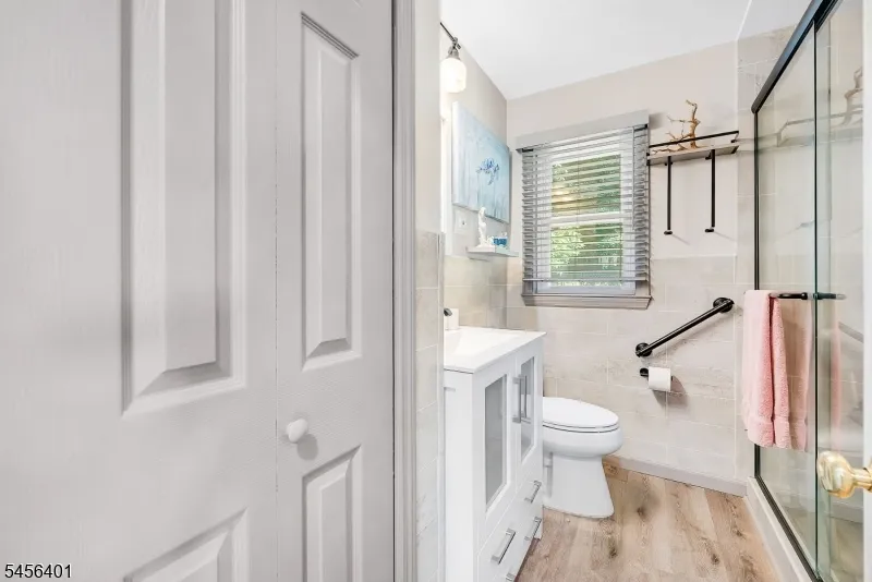 13 Hopatchung Rd Hopatcong, NJ 07843
