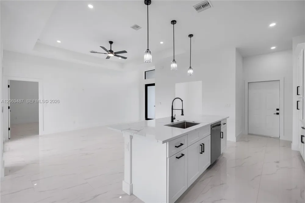 3005 S Ida Ave Lehigh Acres, FL 33971