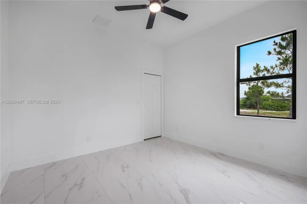 3005 S Ida Ave Lehigh Acres, FL 33971