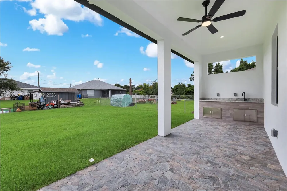 3005 S Ida Ave Lehigh Acres, FL 33971