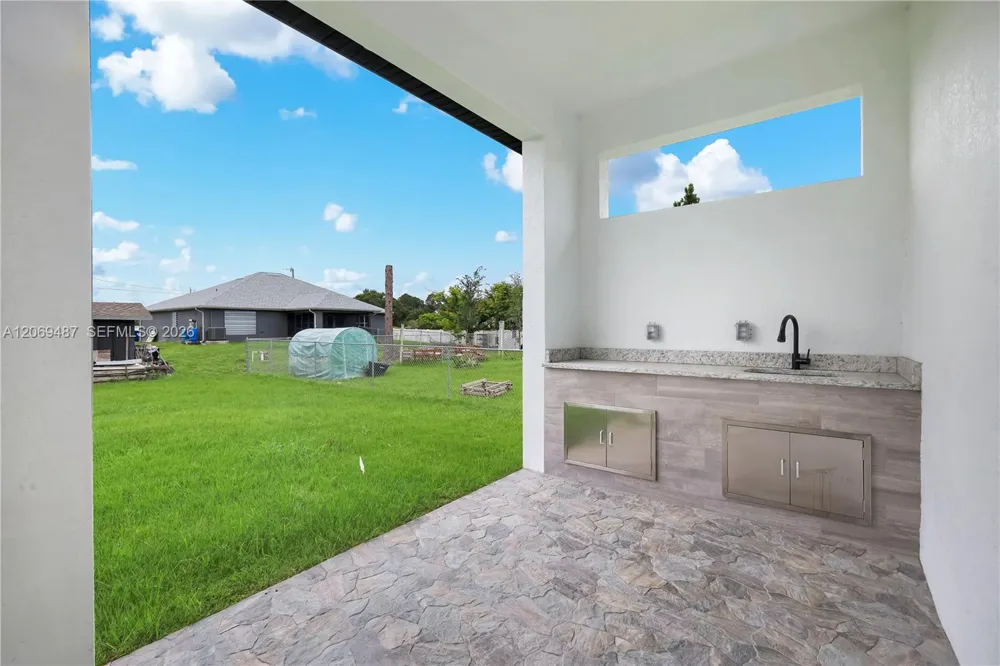 3005 S Ida Ave Lehigh Acres, FL 33971