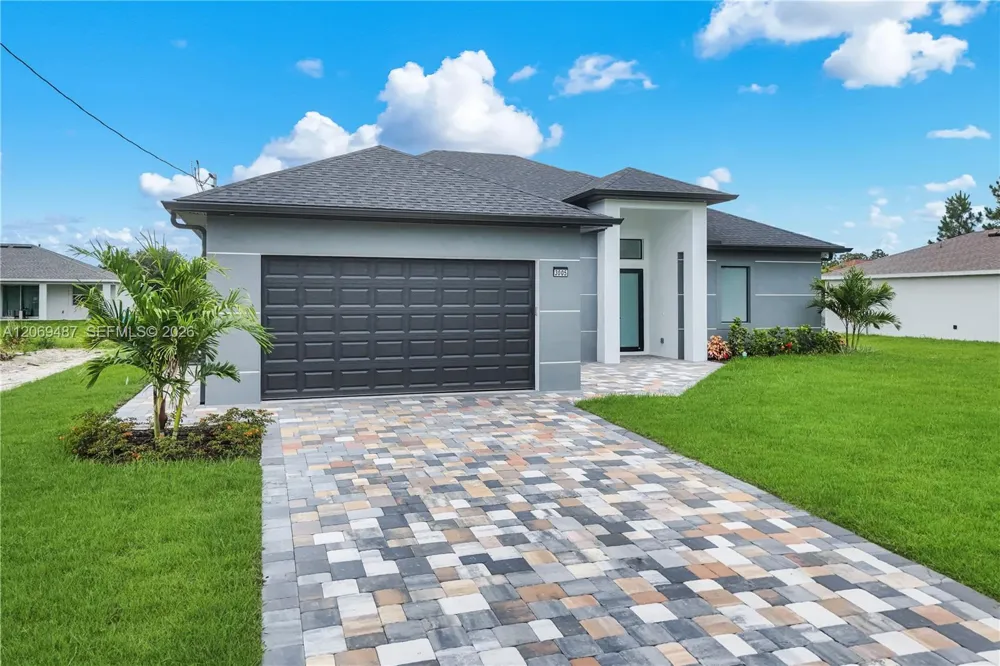 3005 S Ida Ave Lehigh Acres, FL 33971