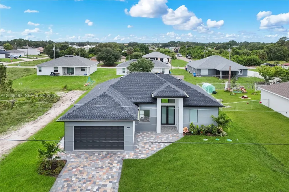 3005 S Ida Ave Lehigh Acres, FL 33971