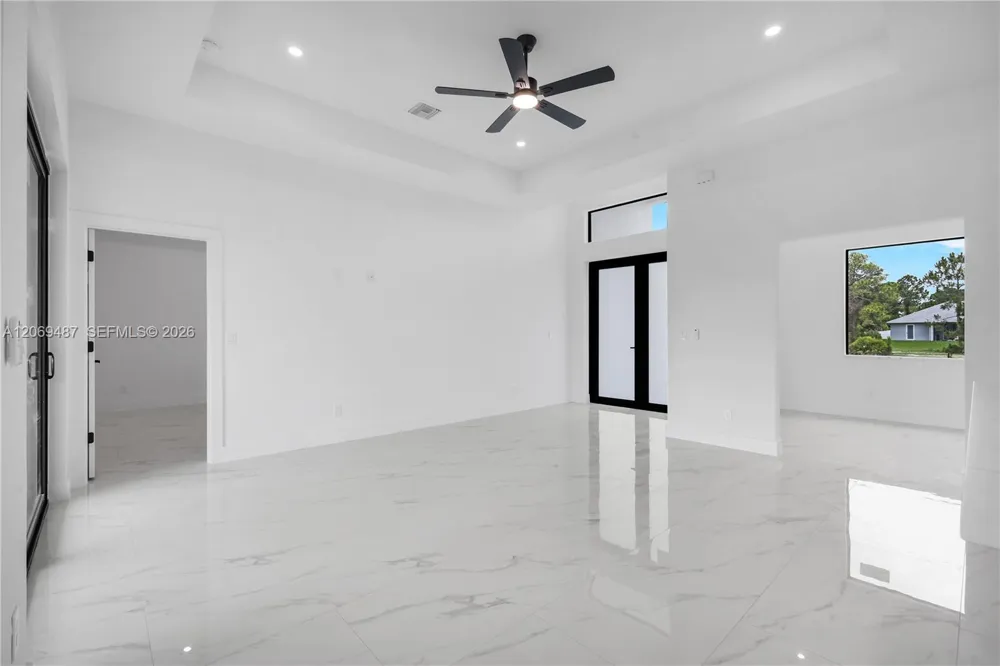 3005 S Ida Ave Lehigh Acres, FL 33971