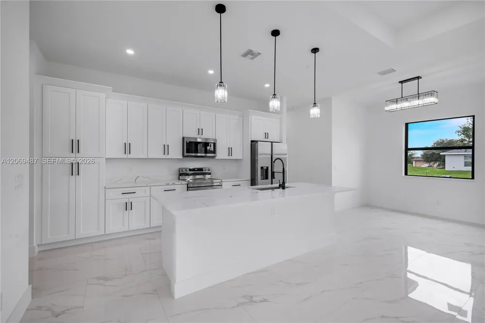 3005 S Ida Ave Lehigh Acres, FL 33971