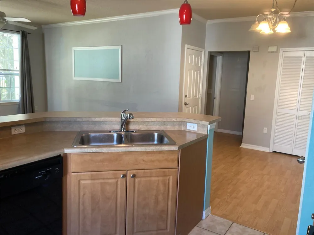 5541 ROSEHILL ROAD #101 Sarasota, FL 34233