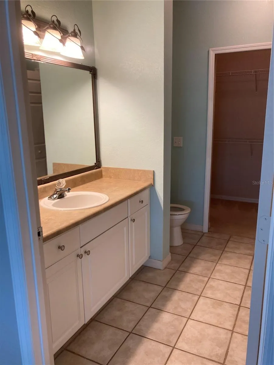5541 ROSEHILL ROAD #101 Sarasota, FL 34233