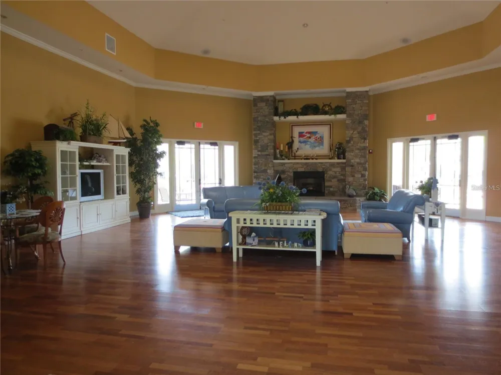 5541 ROSEHILL ROAD #101 Sarasota, FL 34233