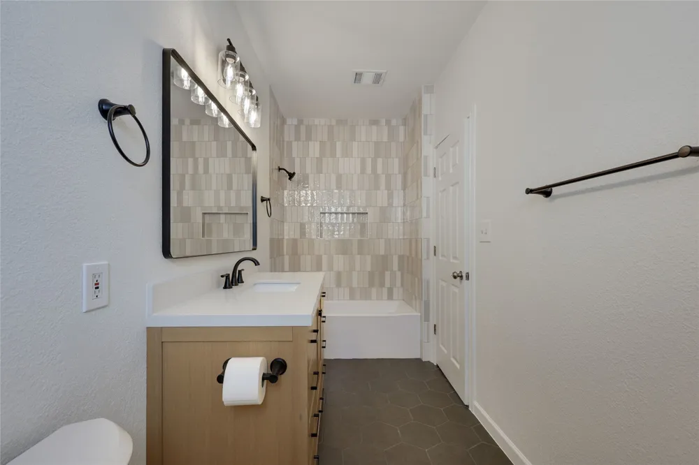 7501 Shadowridge Run #105 Austin, TX 78749