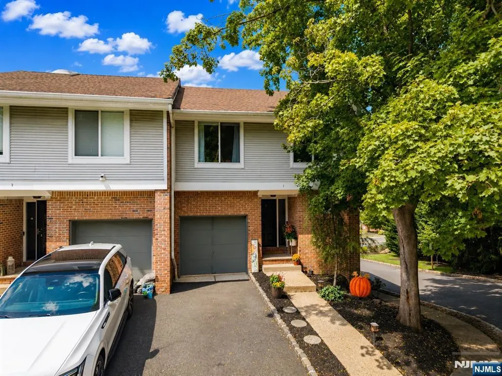 1 Mt Vernon Verona, NJ 07044